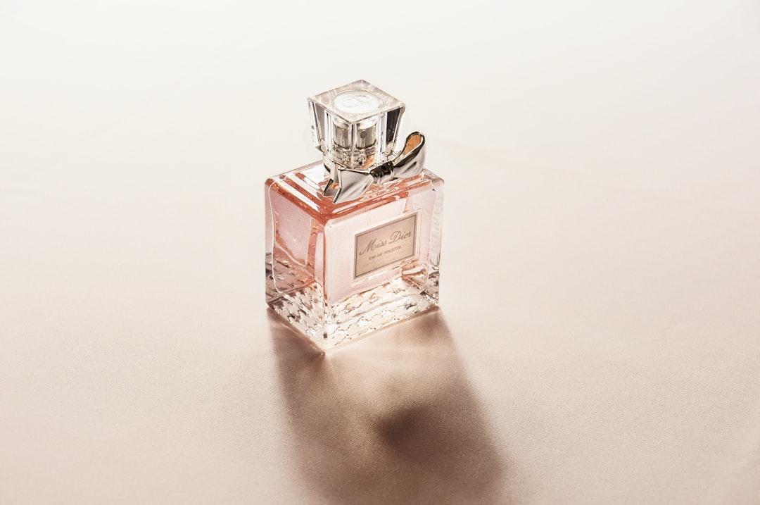 Descubre la Experiencia Única de la Perfumería Experimental: Aromas Innovadores